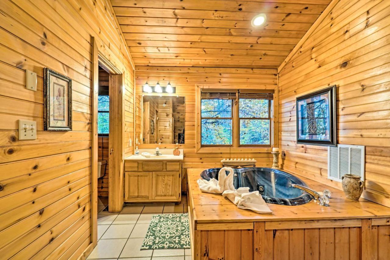 Grin N Bear It Cabin With Hot Tub And Fire Pit! Пиджен-Фордж Экстерьер фото