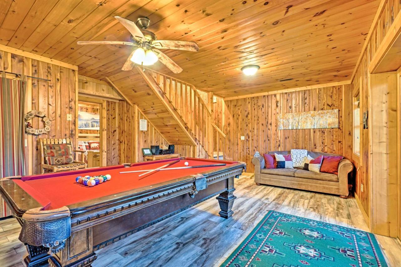 Grin N Bear It Cabin With Hot Tub And Fire Pit! Пиджен-Фордж Экстерьер фото