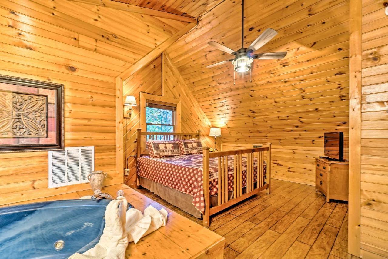 Grin N Bear It Cabin With Hot Tub And Fire Pit! Пиджен-Фордж Экстерьер фото