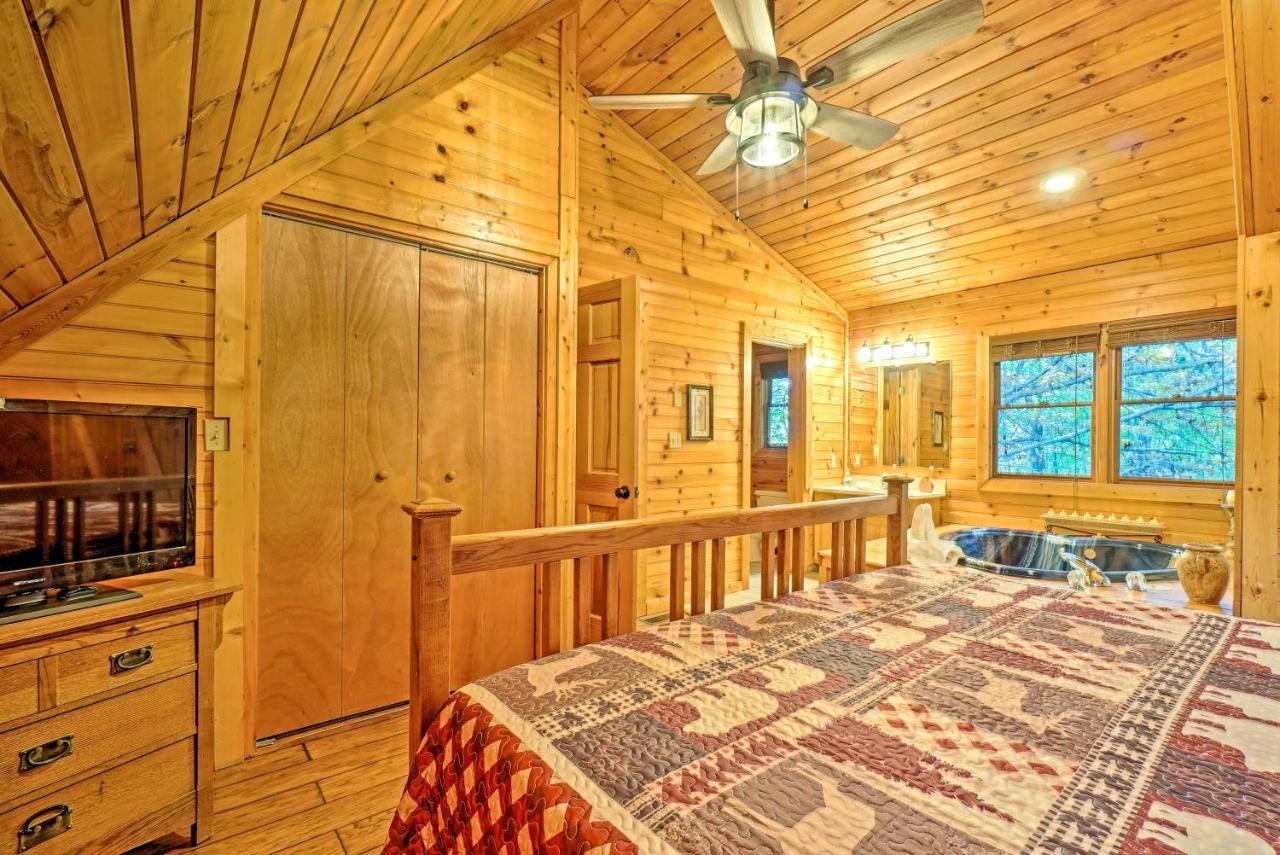 Grin N Bear It Cabin With Hot Tub And Fire Pit! Пиджен-Фордж Экстерьер фото